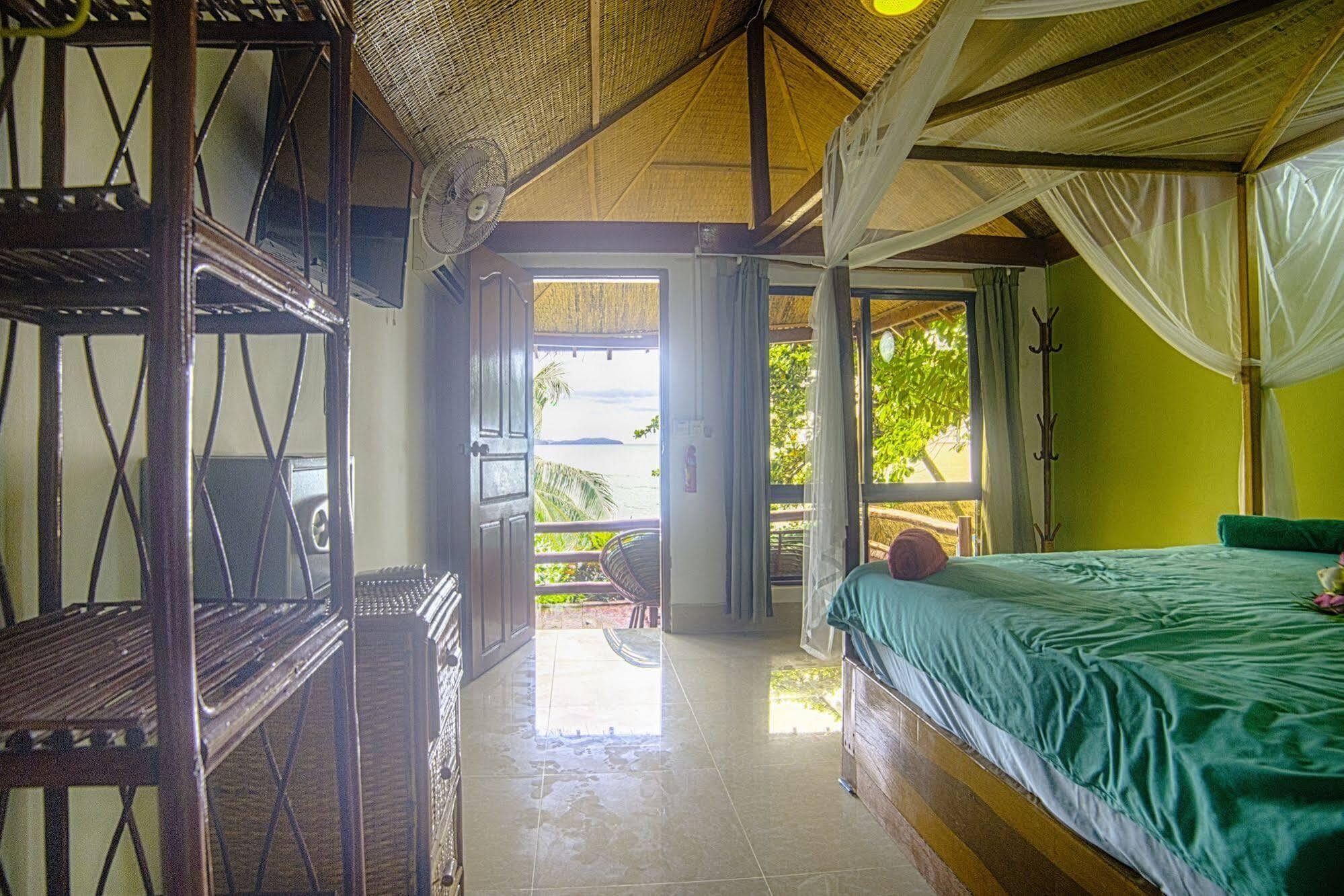 Above Us Only Sky Hotel Sihanoukville Luaran gambar